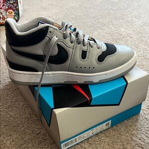 Nike Mac Attack Sneakers, size 7 men / 8.5 women, worn once
